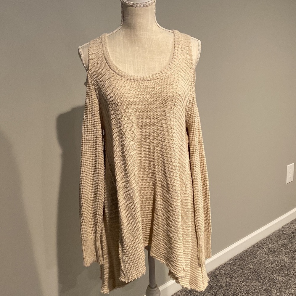 Kaisely Cold Shoulder Sweater Size: L